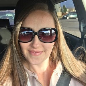 Meet your Posher, Becka